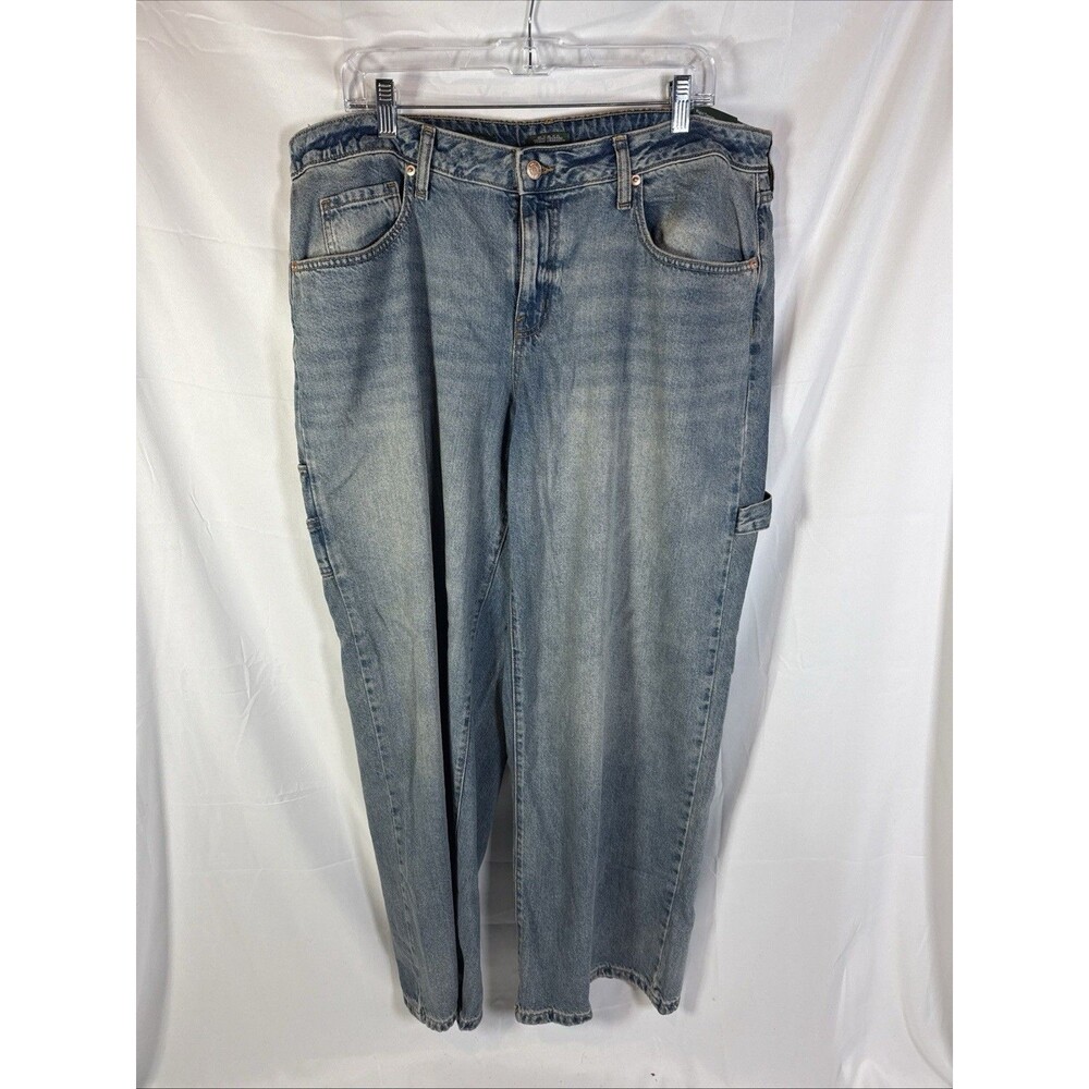 Wild Fable Women’s Low-Rise Baggy Jeans Size 16 Rigid Denim Light Wash Cargo